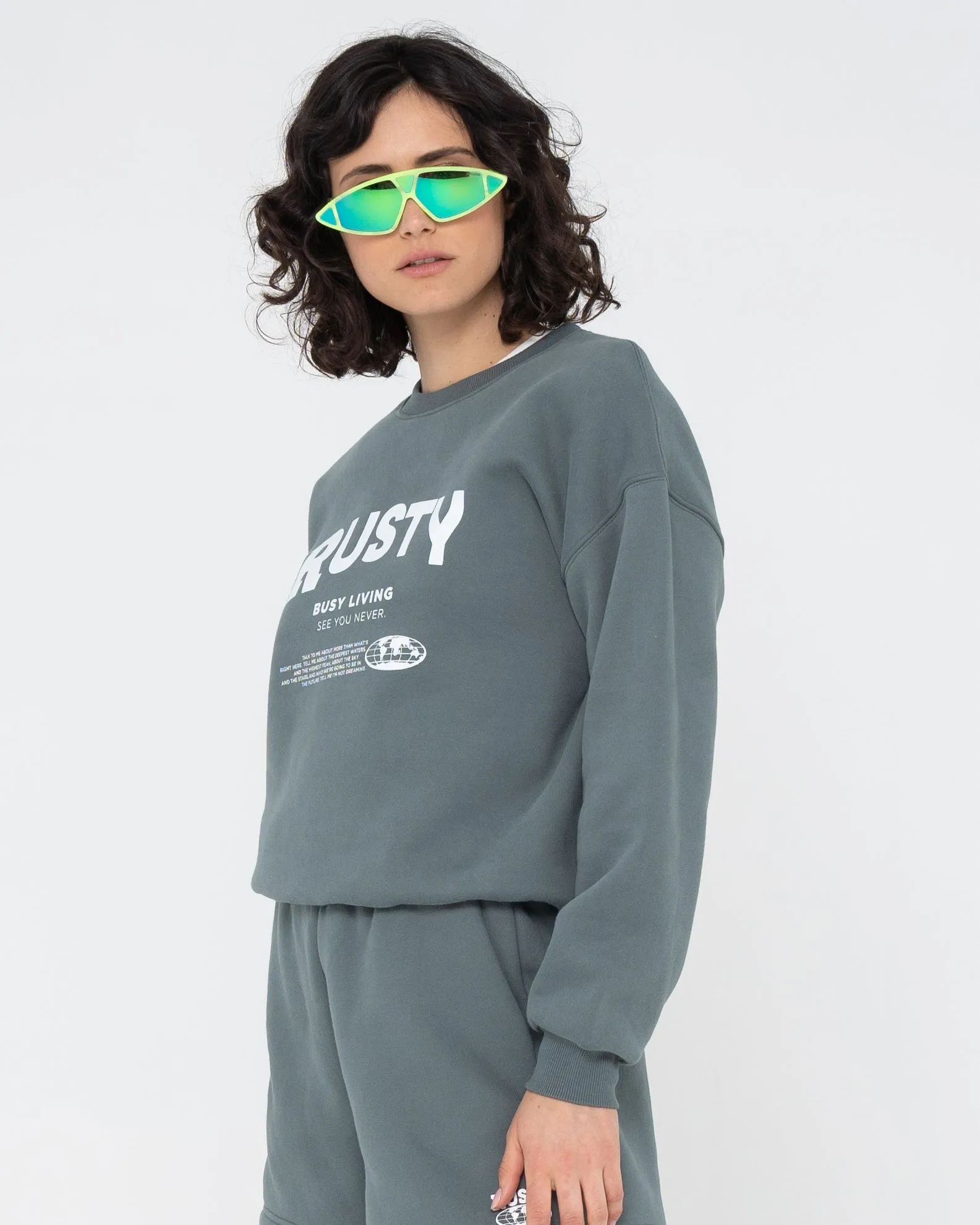 BUSY LIVING RELAXED CREW FLEECE