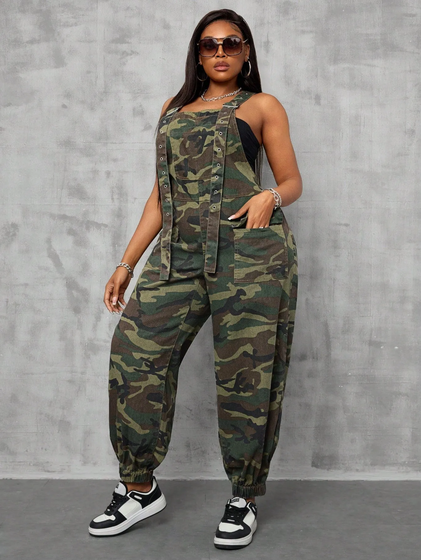 Pocketed Adjustable Strap Casual Denim Overalls