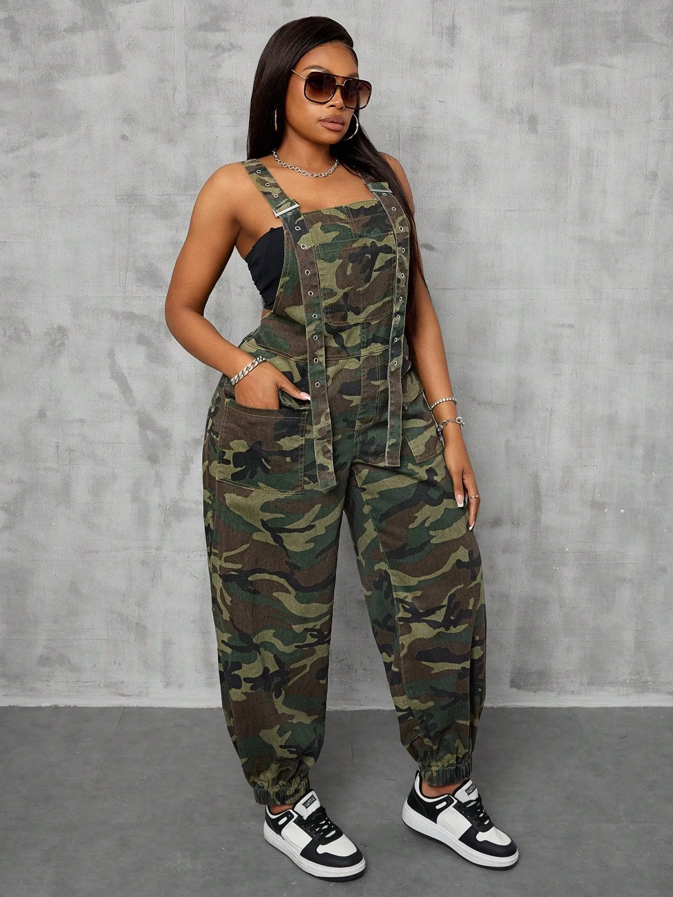 Pocketed Adjustable Strap Casual Denim Overalls