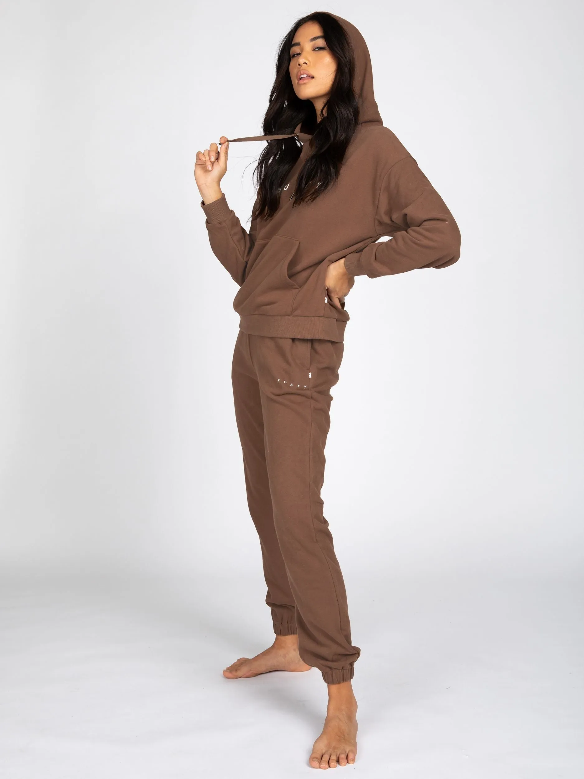 RUSTY ESSENTIALS RELAXED HOODED FLEECE