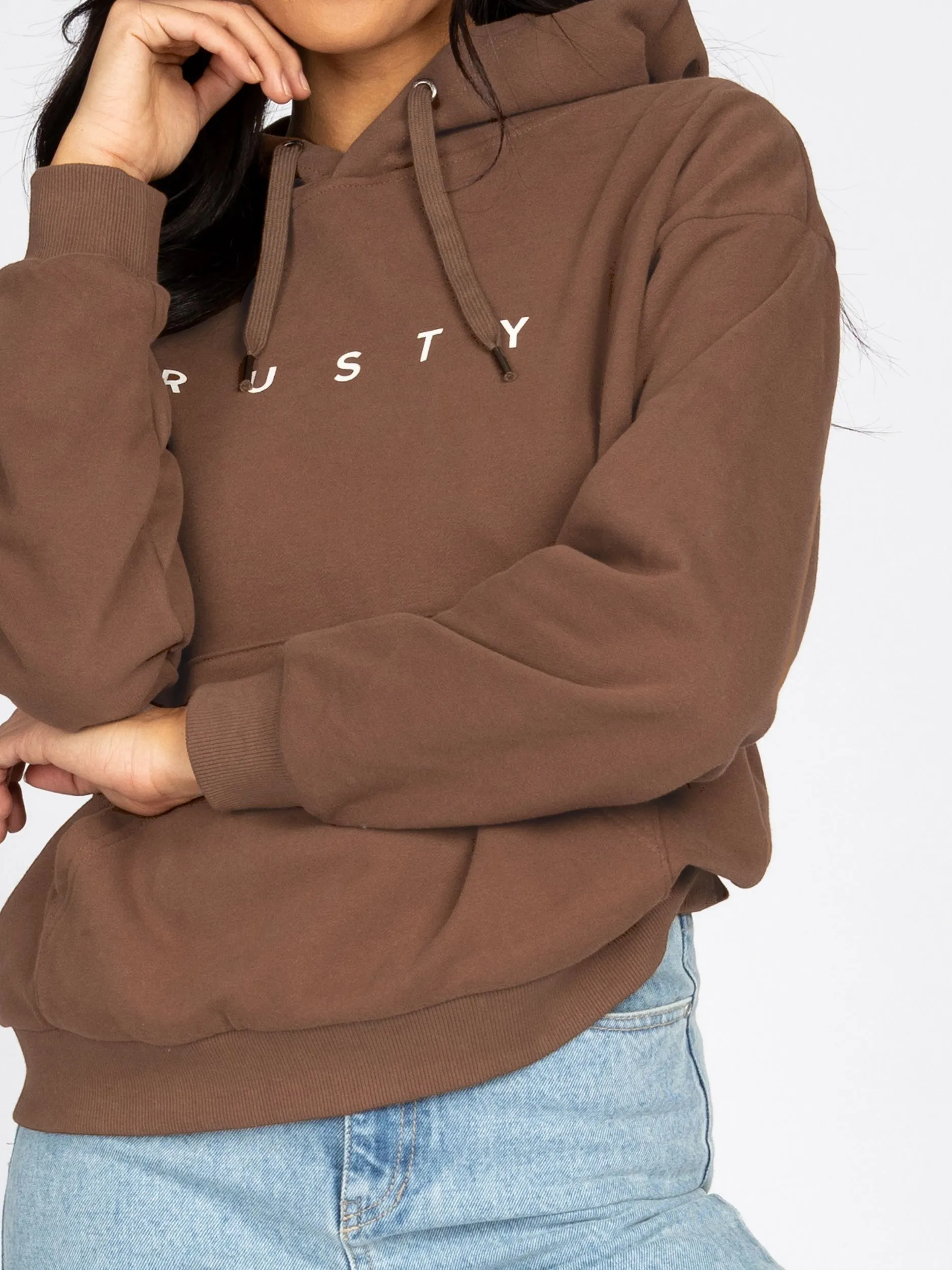 RUSTY ESSENTIALS RELAXED HOODED FLEECE
