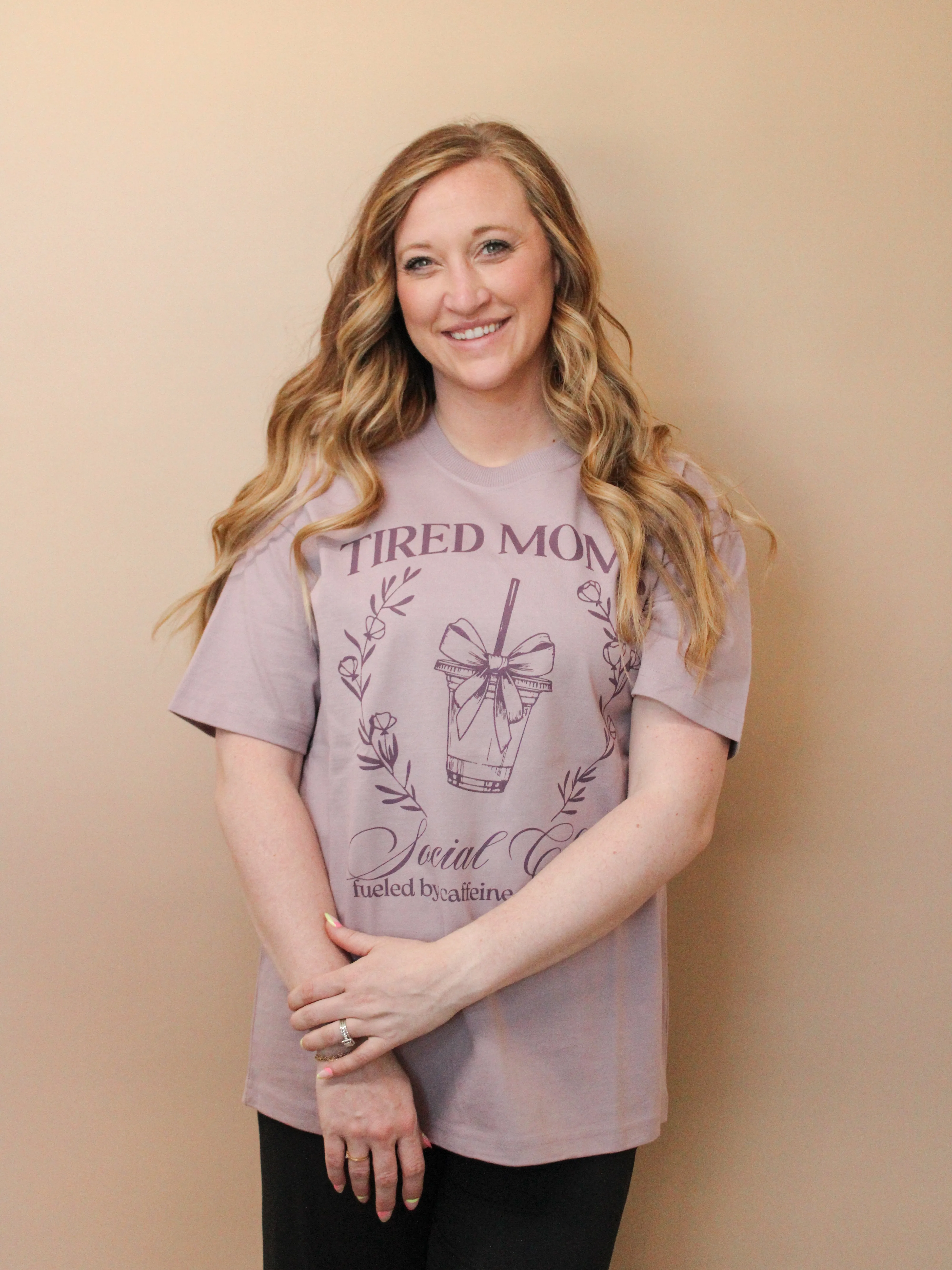 TIRED MOMS SOCIAL CLUB OVERSIZED GRAPHIC TEE